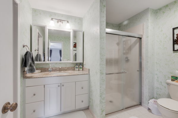 38W512 BITTERSWEET Lane, Elgin, IL 60124