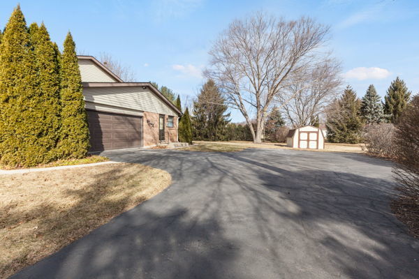 38W512 BITTERSWEET Lane, Elgin, IL 60124