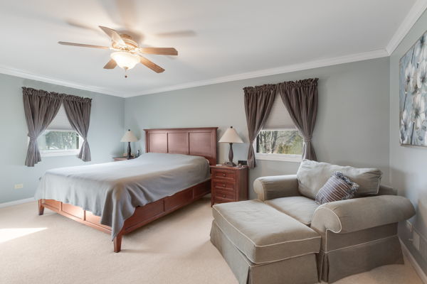 38W512 BITTERSWEET Lane, Elgin, IL 60124