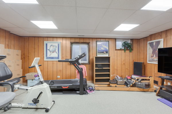 38W512 BITTERSWEET Lane, Elgin, IL 60124