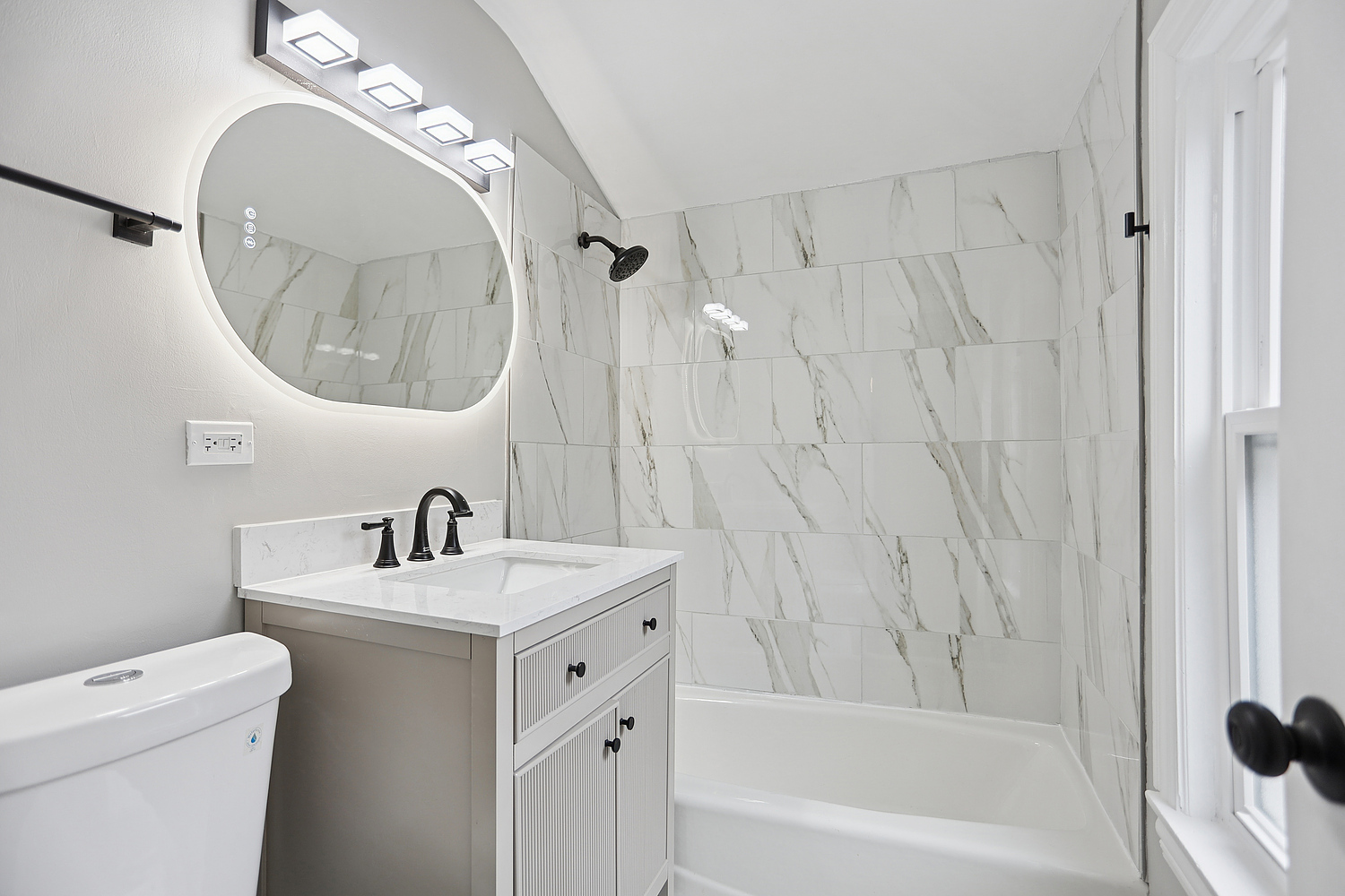 10413 S Forest Avenue, Chicago, IL 60628