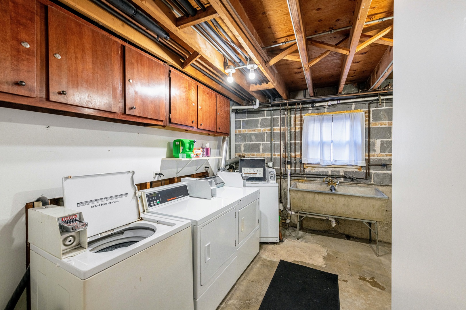 1933 N 18th Avenue, Melrose Park, IL 60160