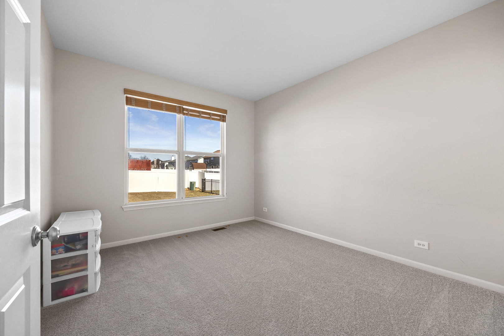 1916 BLUE HERON Circle, Bartlett, IL 60103