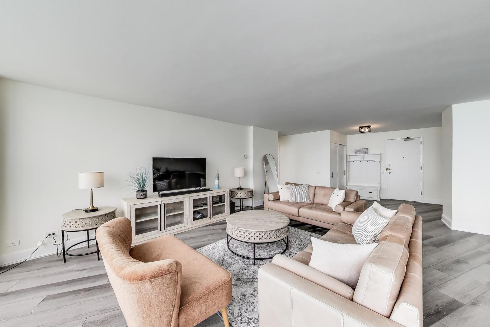 940 W Glenlake Avenue #19C, Chicago, IL 60660