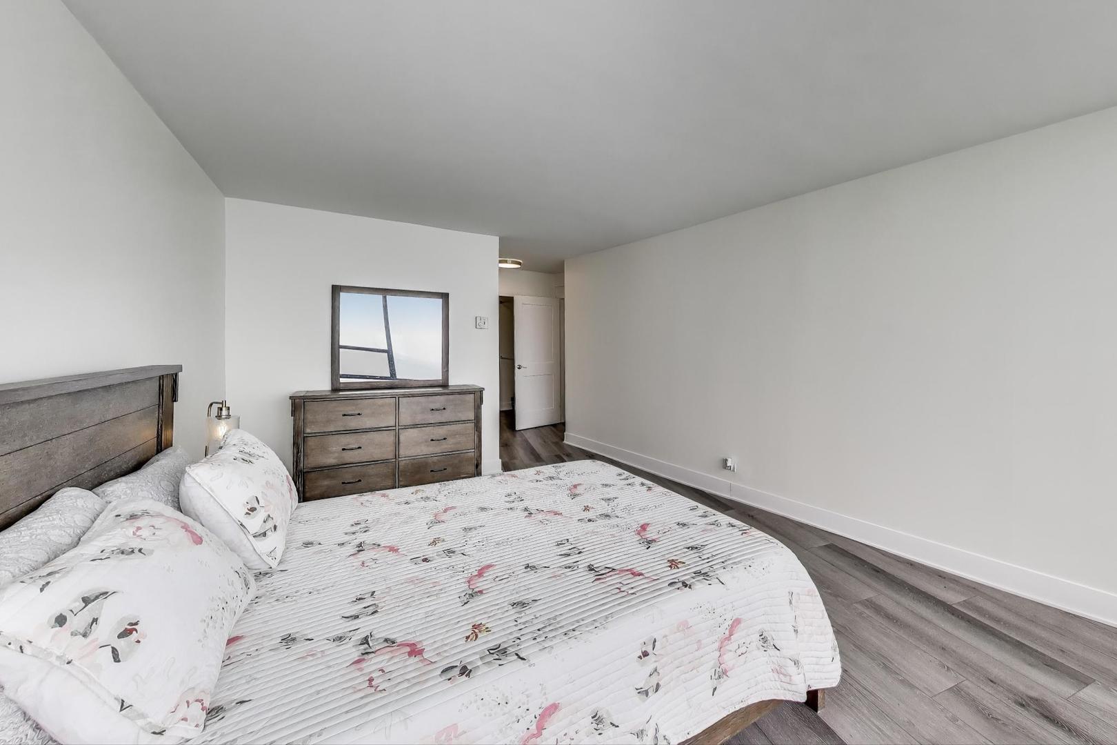 940 W Glenlake Avenue #19C, Chicago, IL 60660