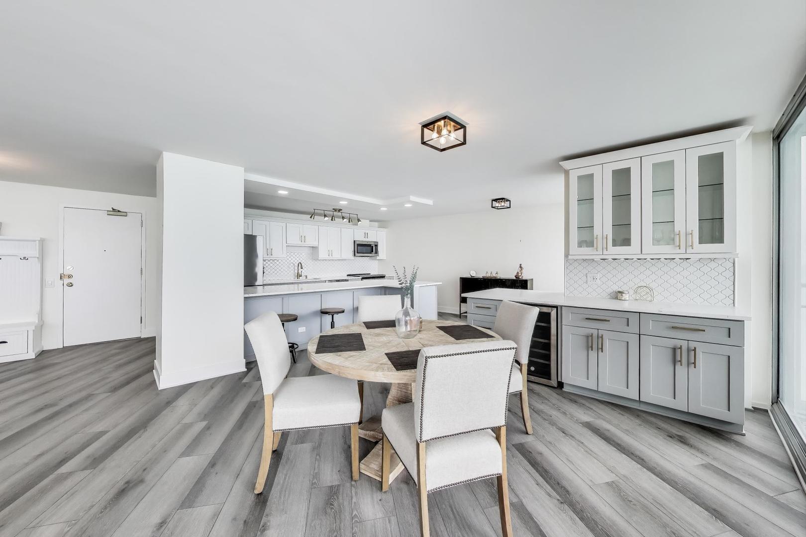 940 W Glenlake Avenue #19C, Chicago, IL 60660