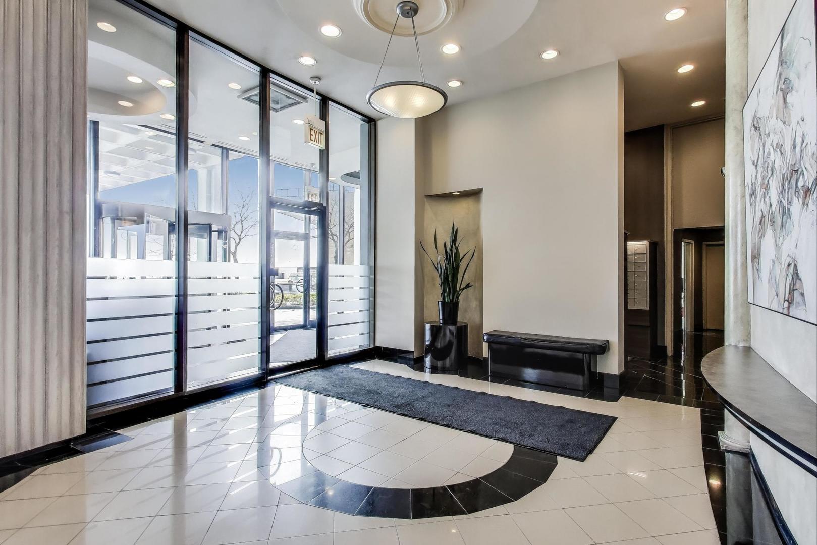 940 W Glenlake Avenue #19C, Chicago, IL 60660