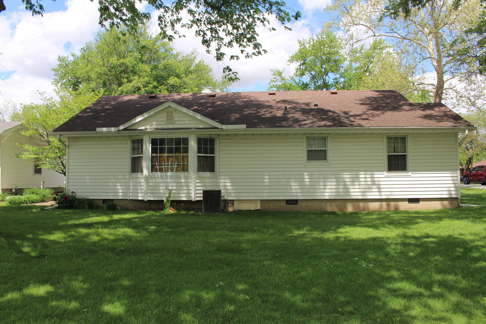 517 S Wilson Street, Clinton, IL 61727