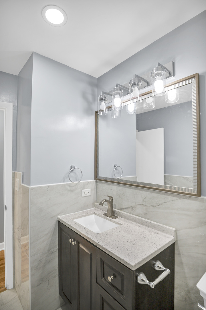 7031 glenwood Lane, Hanover Park, IL 60133