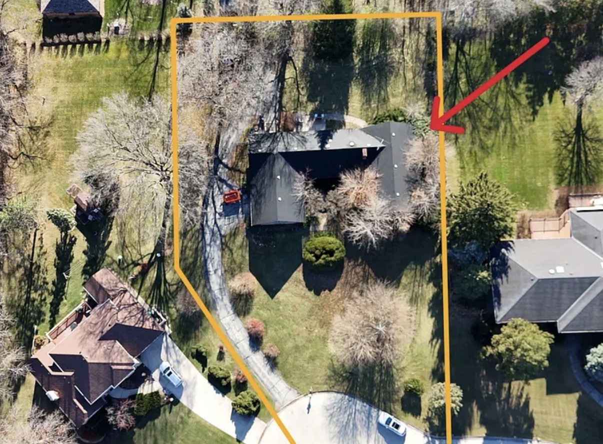 8035 Pluskota Drive, Orland Park, IL 60462