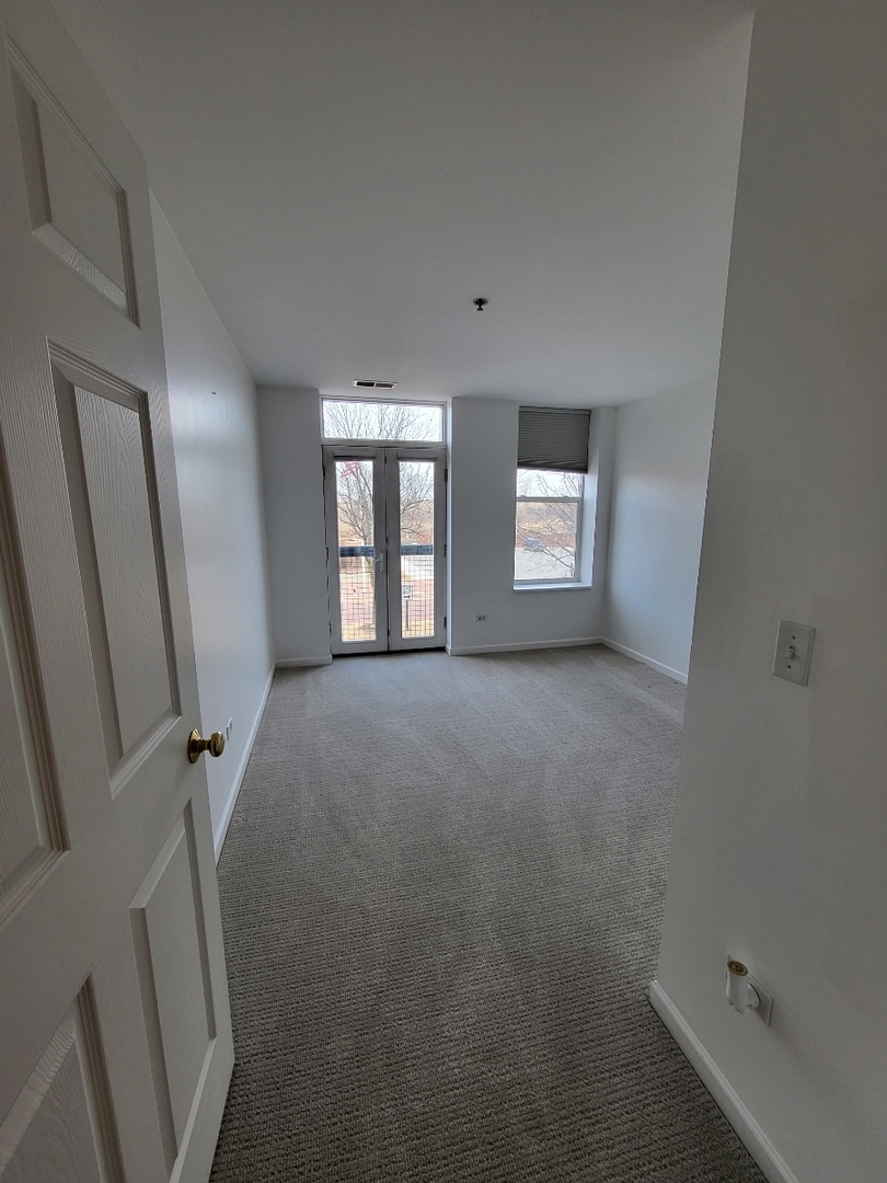 400 VILLAGE Circle #108, Willow Springs, IL 60480