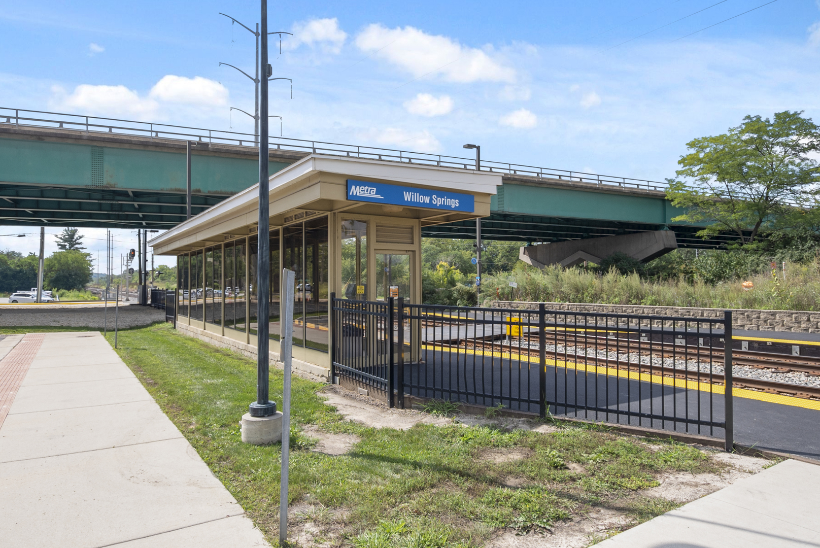 400 VILLAGE Circle #108, Willow Springs, IL 60480