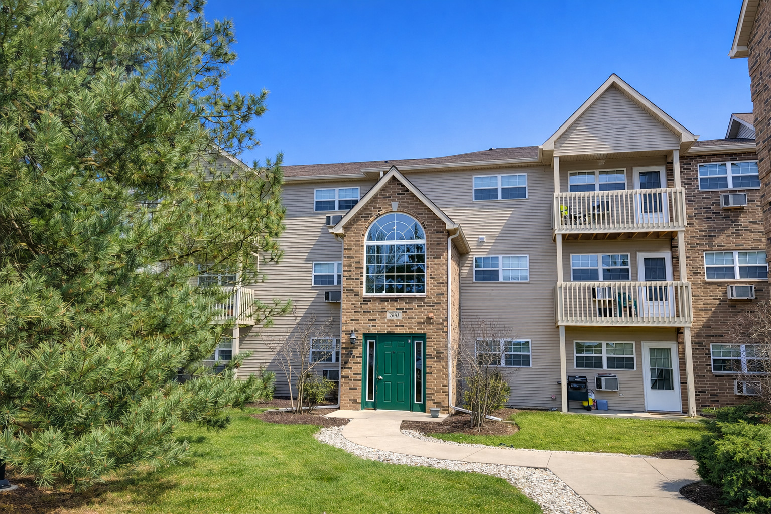 300 Cunat Boulevard #2B, Richmond, IL 60071