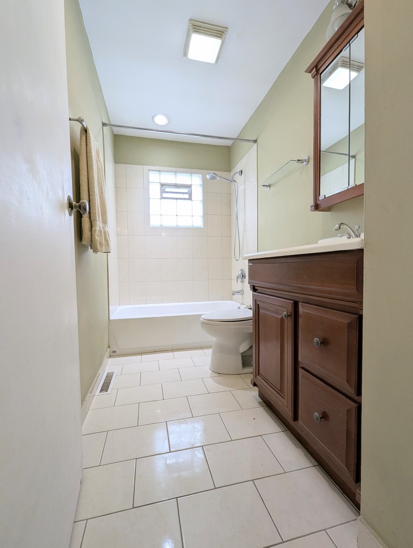 14828 S San Francisco Avenue, Posen, IL 60469