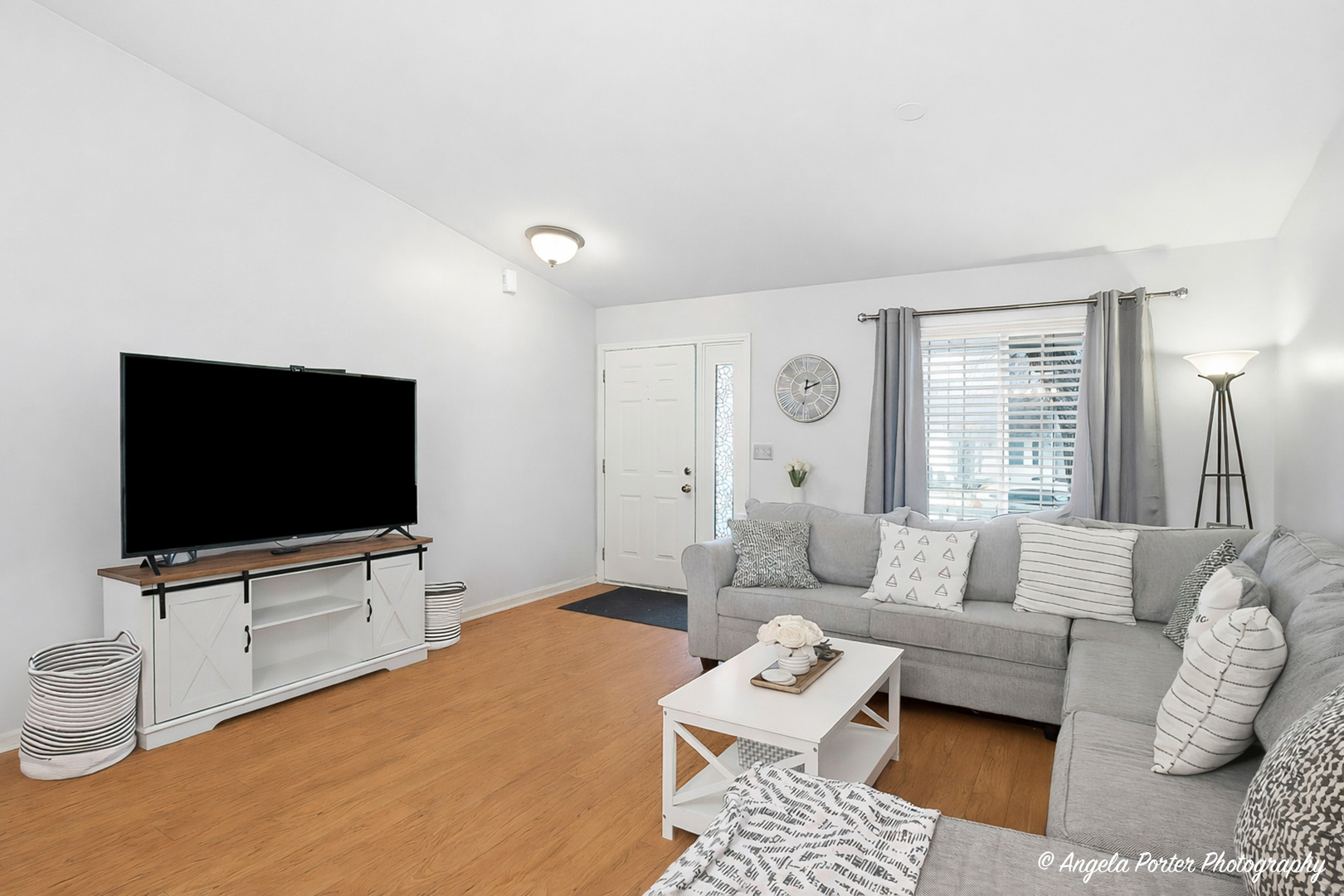 2366 Scott Court, Round Lake Beach, IL 60073