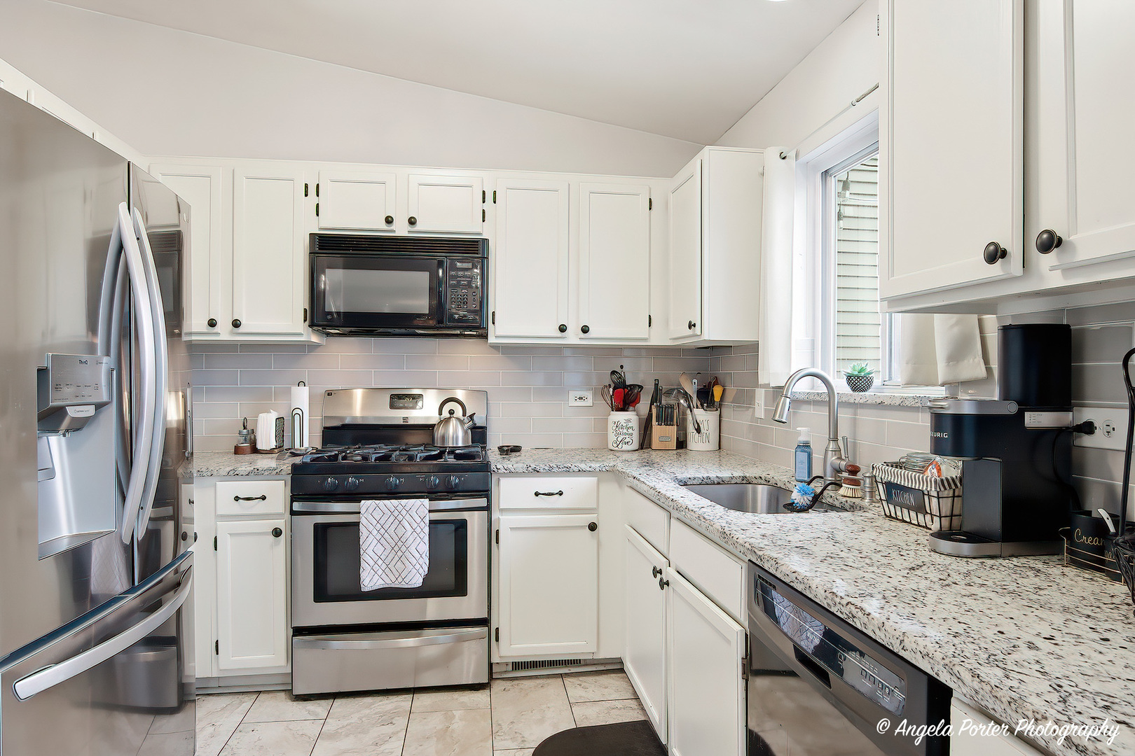 2366 Scott Court, Round Lake Beach, IL 60073