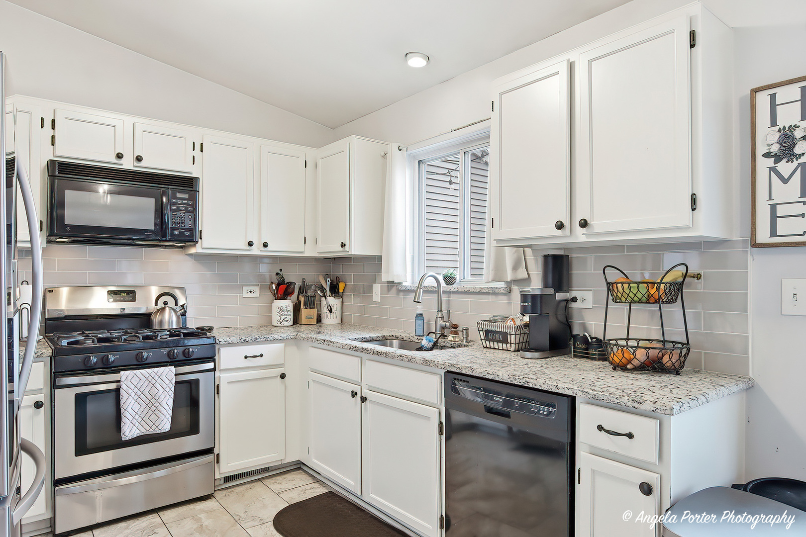 2366 Scott Court, Round Lake Beach, IL 60073