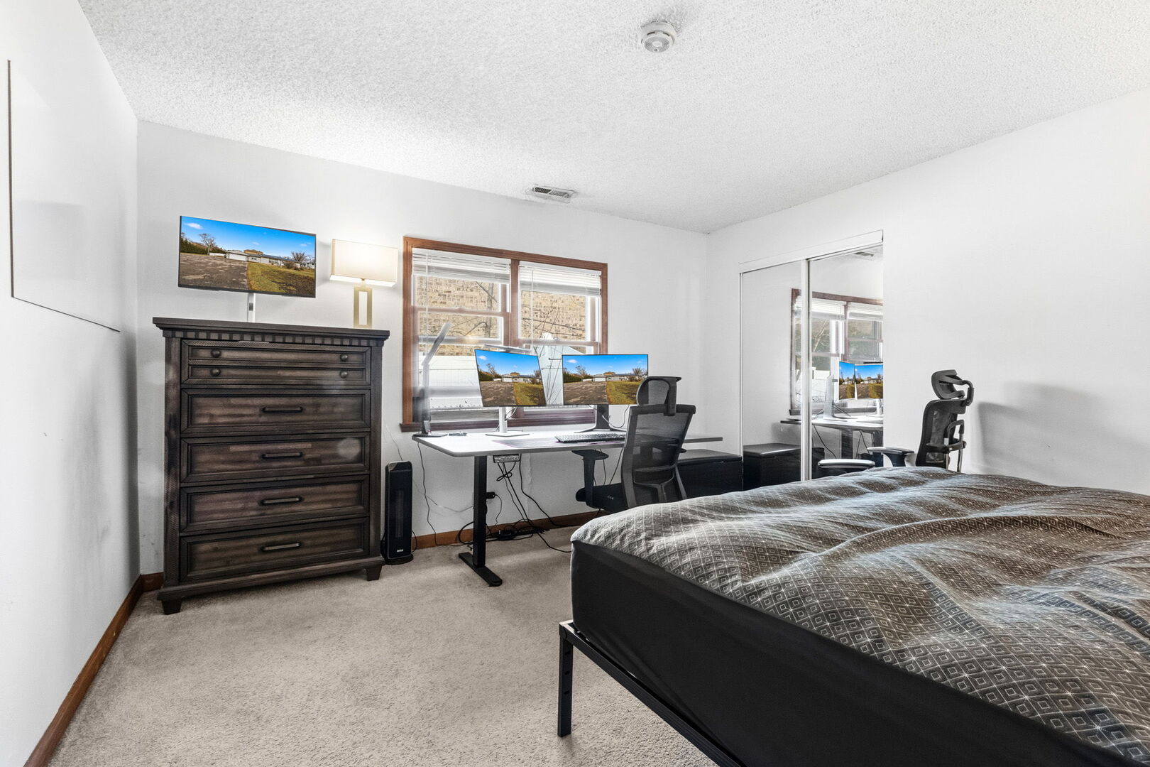 100 Pratt Boulevard, Roselle, IL 60172