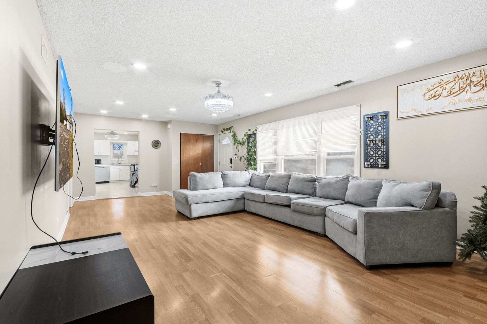 100 Pratt Boulevard, Roselle, IL 60172