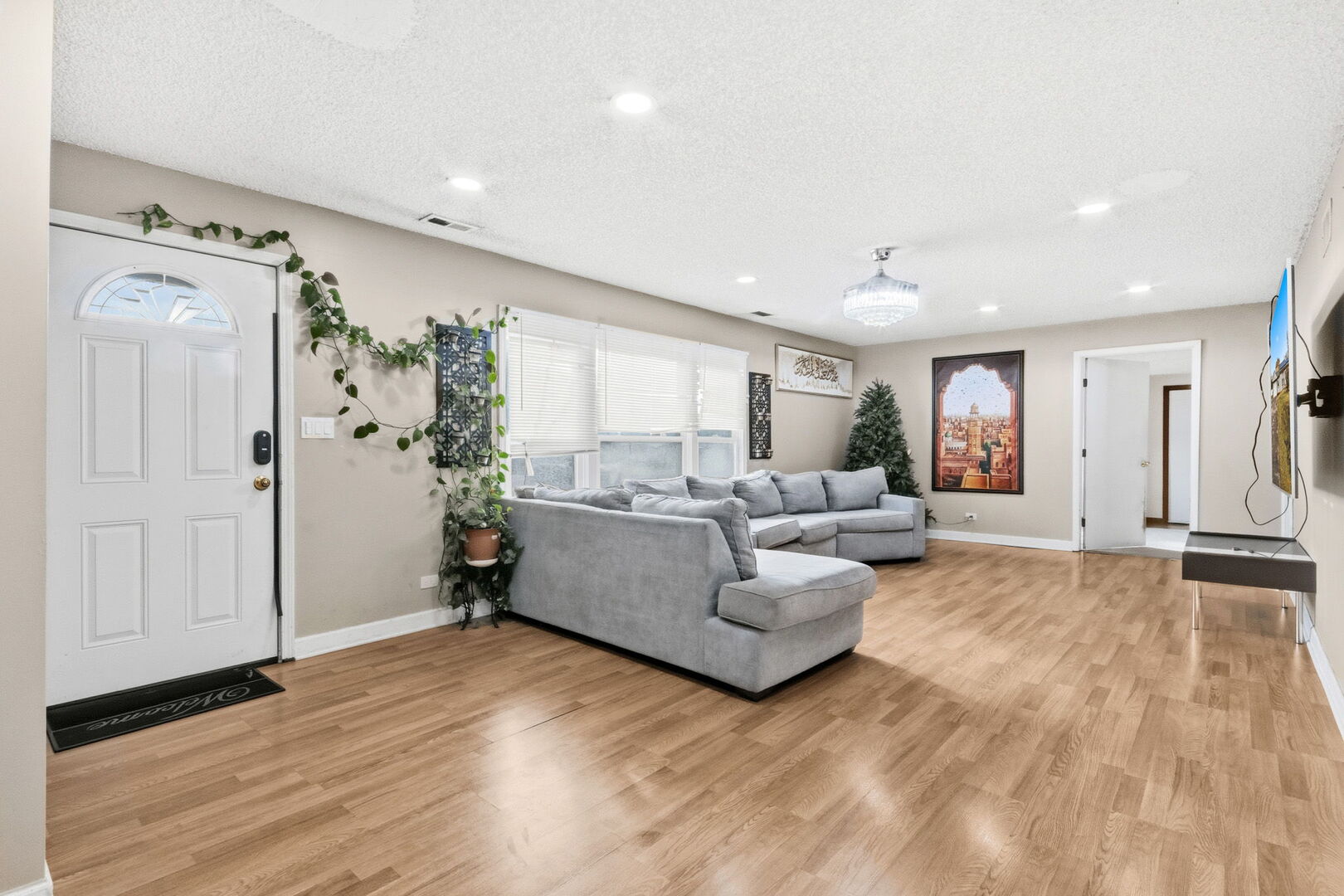 100 Pratt Boulevard, Roselle, IL 60172