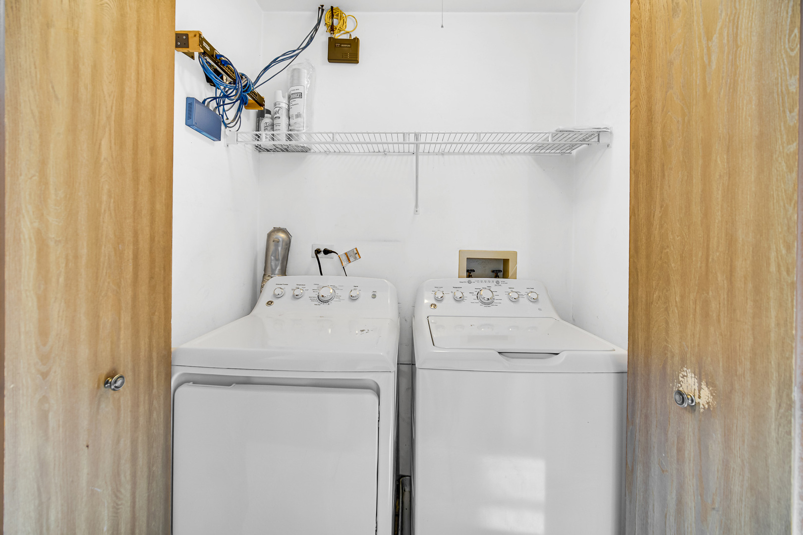 369 Gregory Street, Aurora, IL 60504