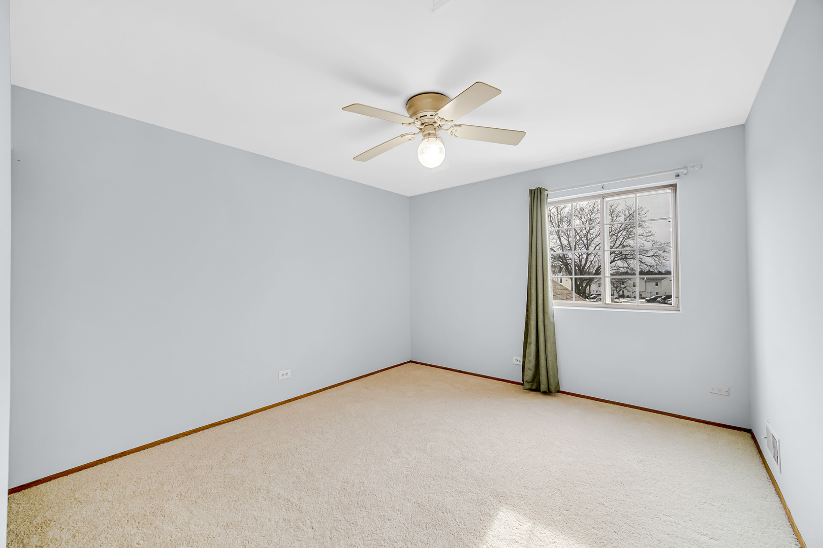 369 Gregory Street, Aurora, IL 60504