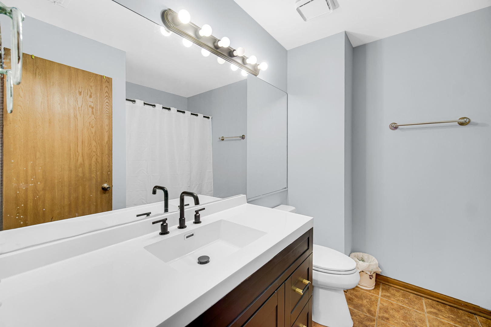 369 Gregory Street, Aurora, IL 60504