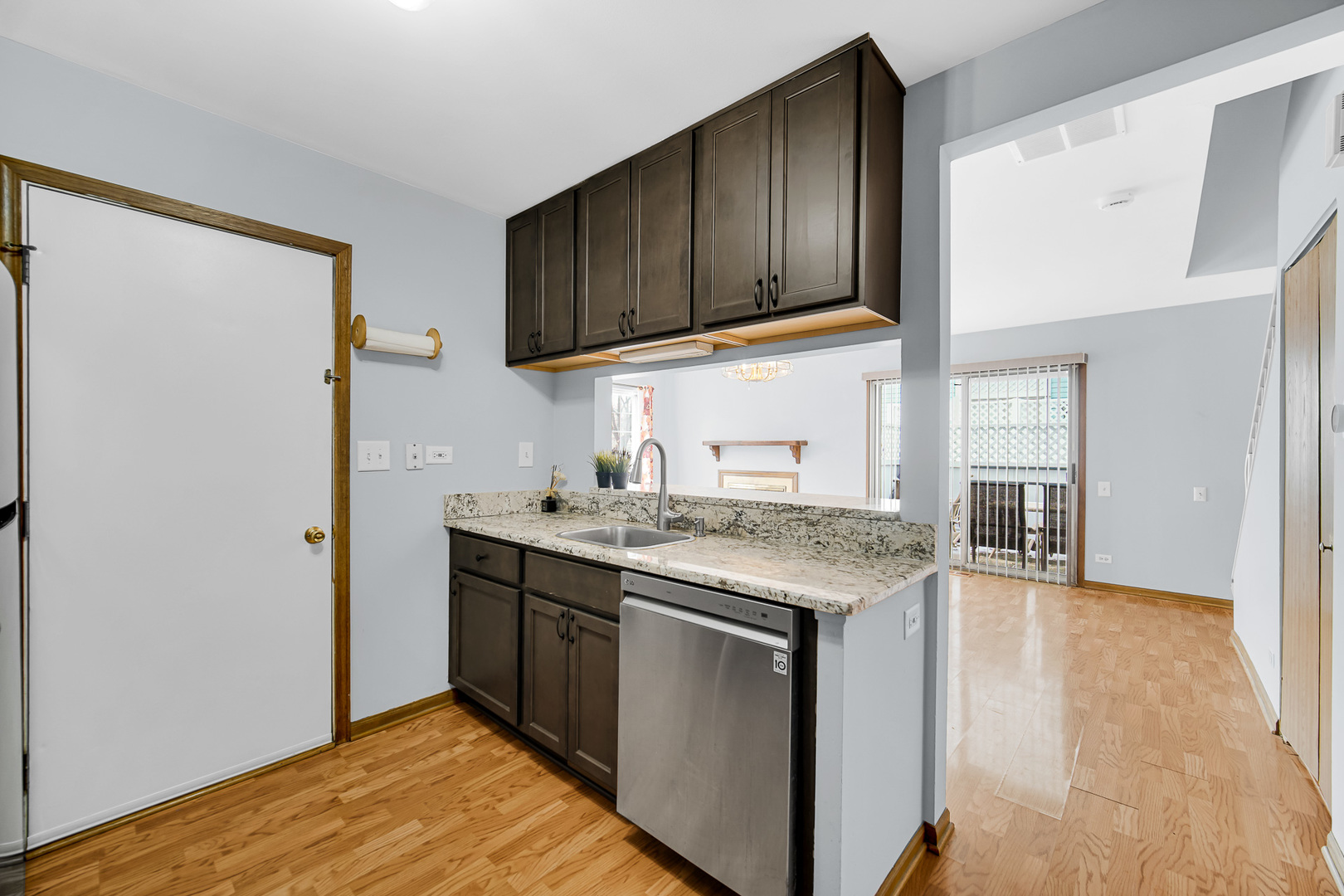 369 Gregory Street, Aurora, IL 60504