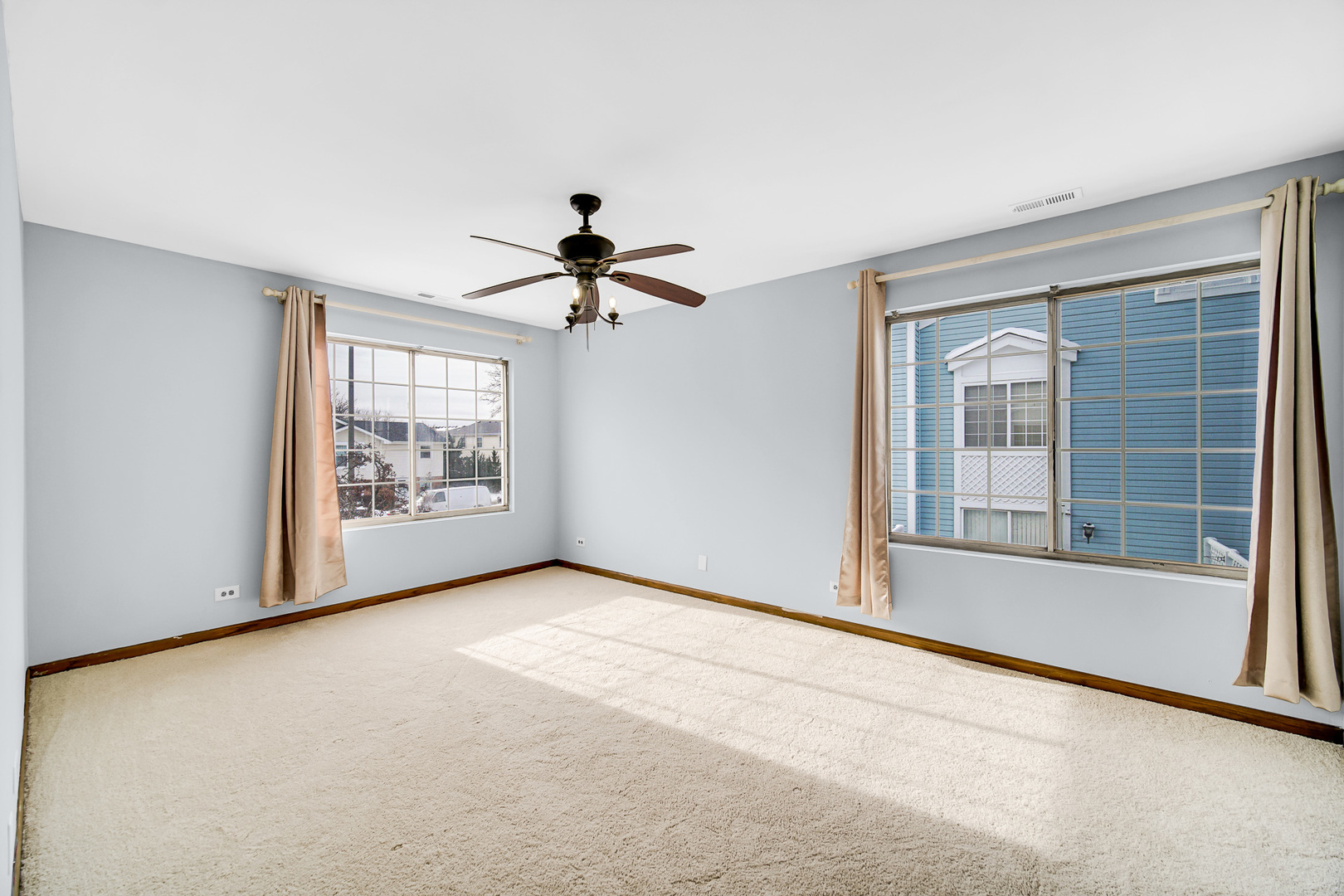 369 Gregory Street, Aurora, IL 60504