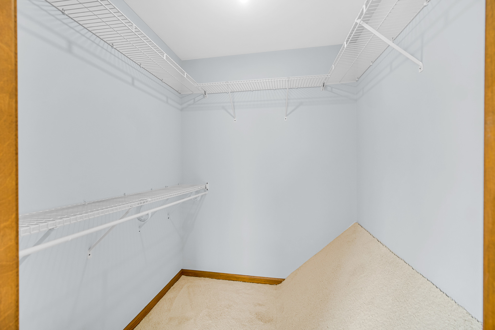 369 Gregory Street, Aurora, IL 60504