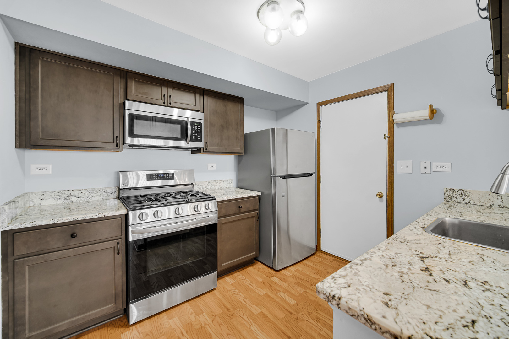 369 Gregory Street, Aurora, IL 60504