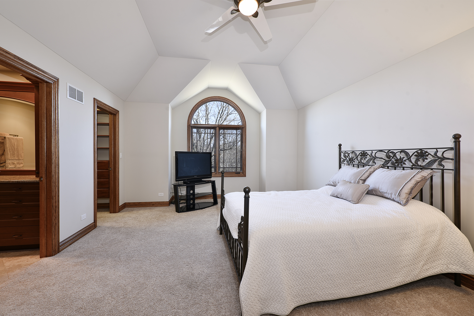 10 Carnoustie Lane, Inverness, IL 60067