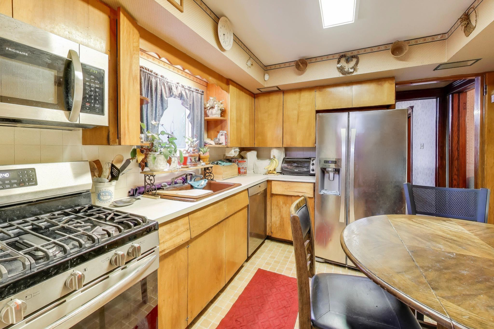 212 E Elm Avenue, La Grange, IL 60525