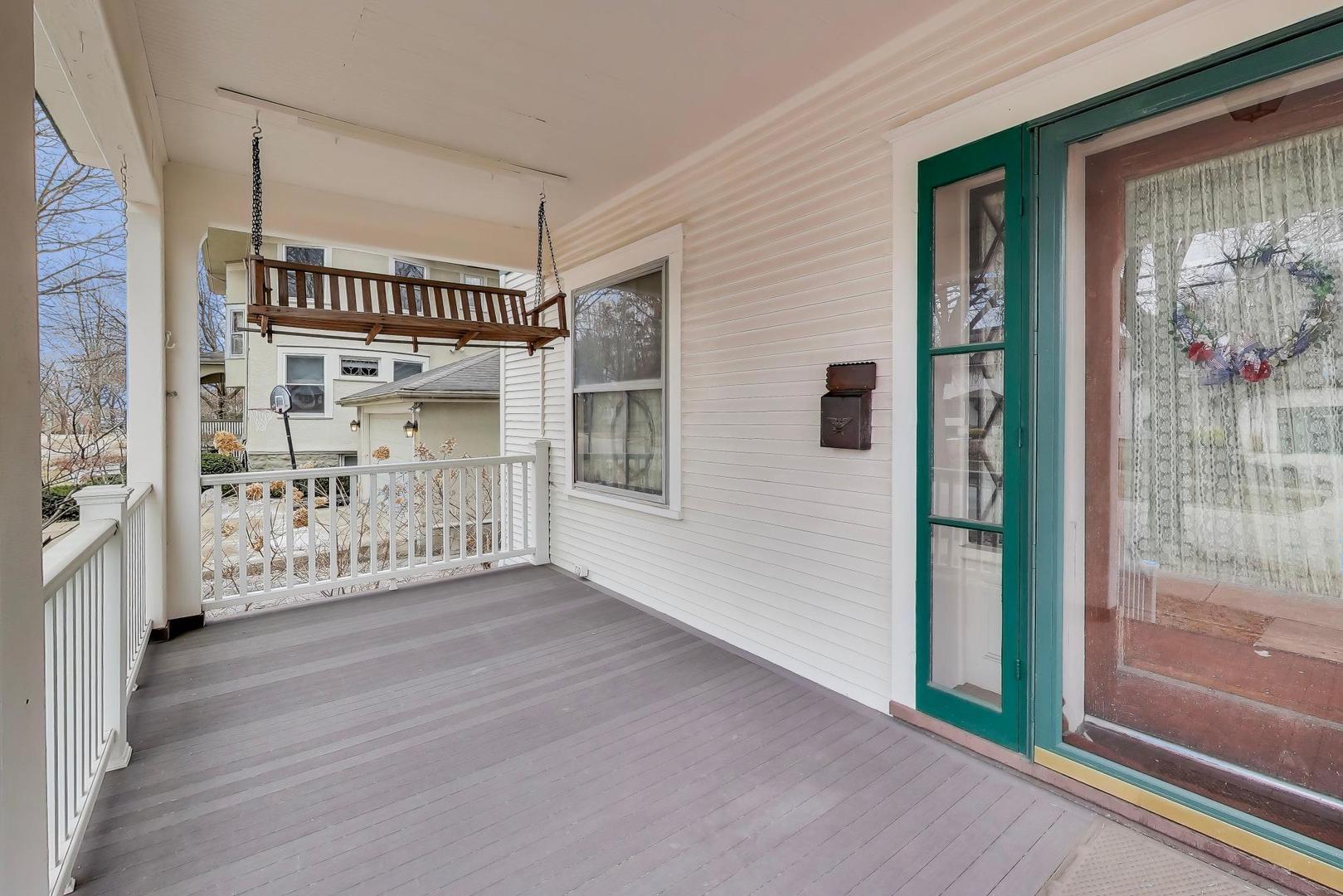 212 E Elm Avenue, La Grange, IL 60525