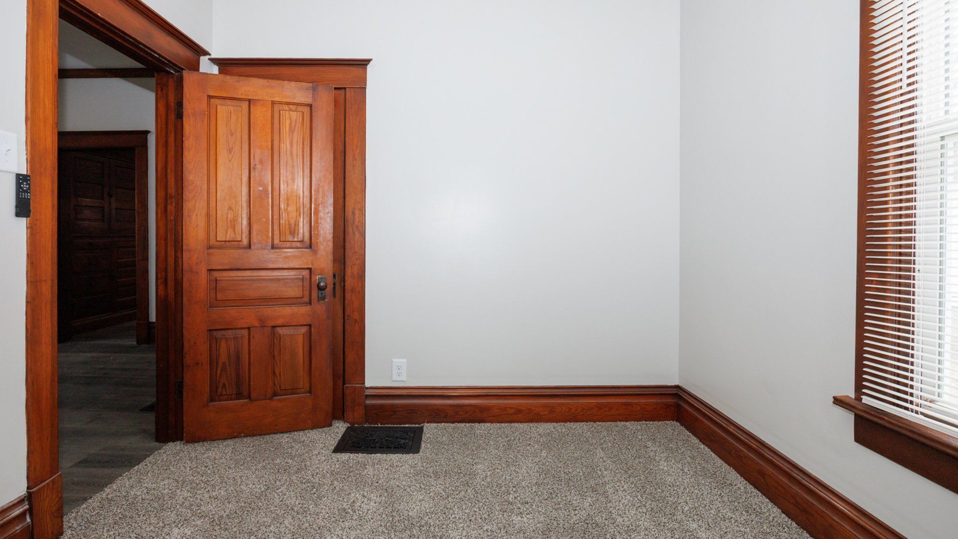 907 E Madison Street, Pontiac, IL 61764