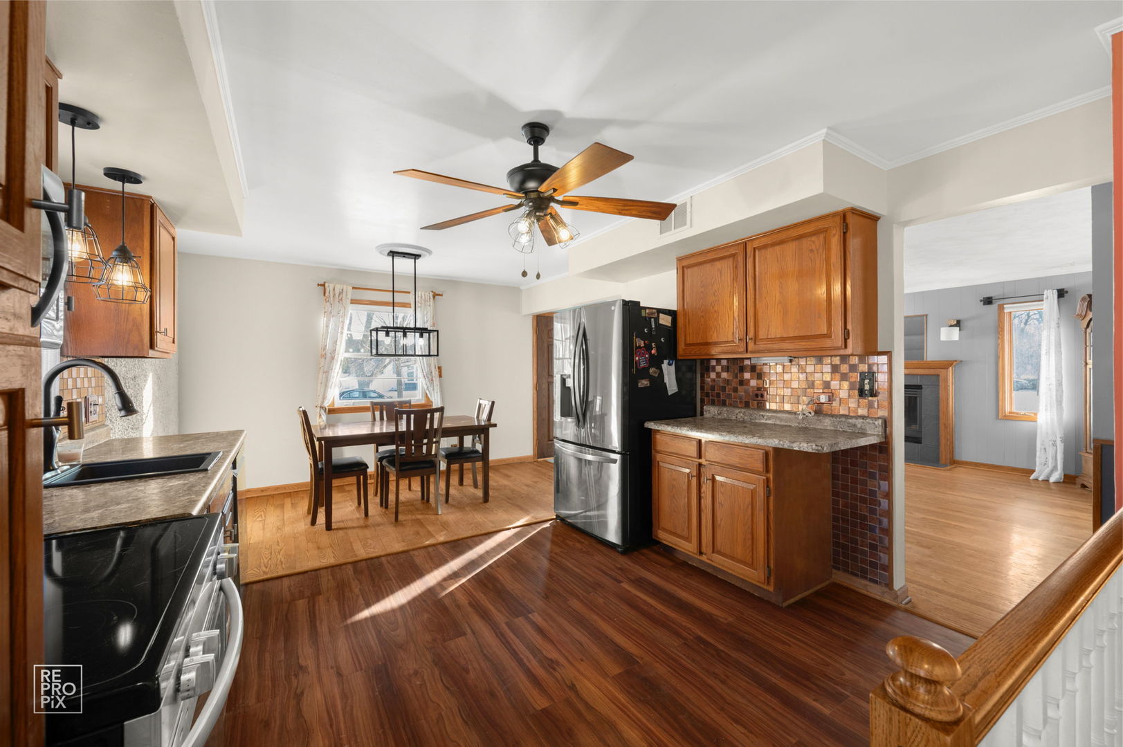 138 N Elmwood Avenue, Wood Dale, IL 60191