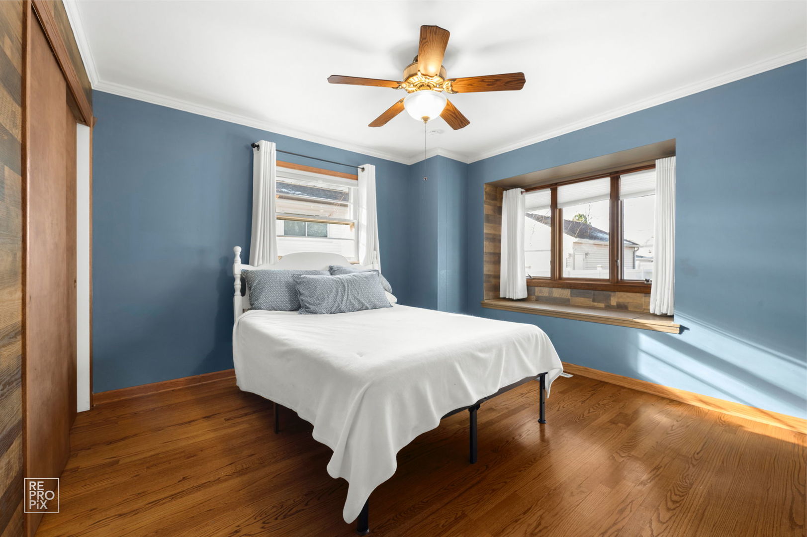 138 N Elmwood Avenue, Wood Dale, IL 60191