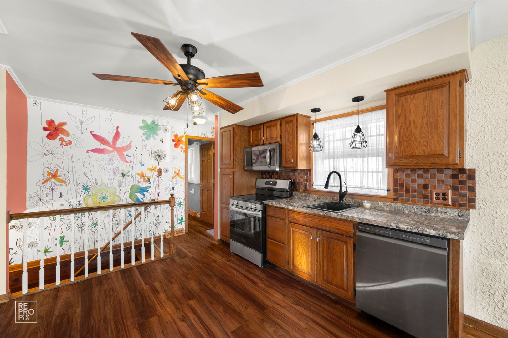 138 N Elmwood Avenue, Wood Dale, IL 60191