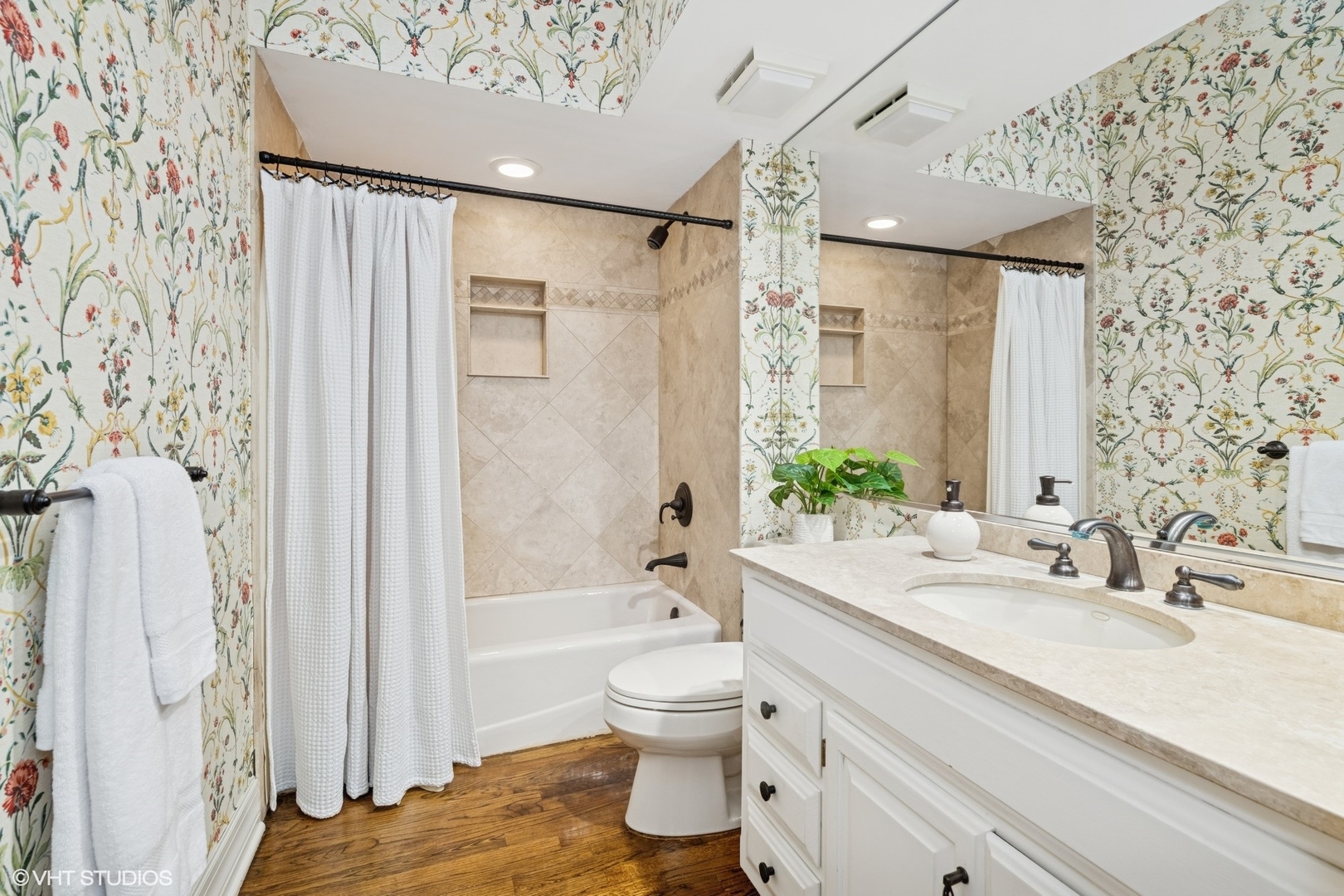 33 Ketterling Court, North Barrington, IL 60010