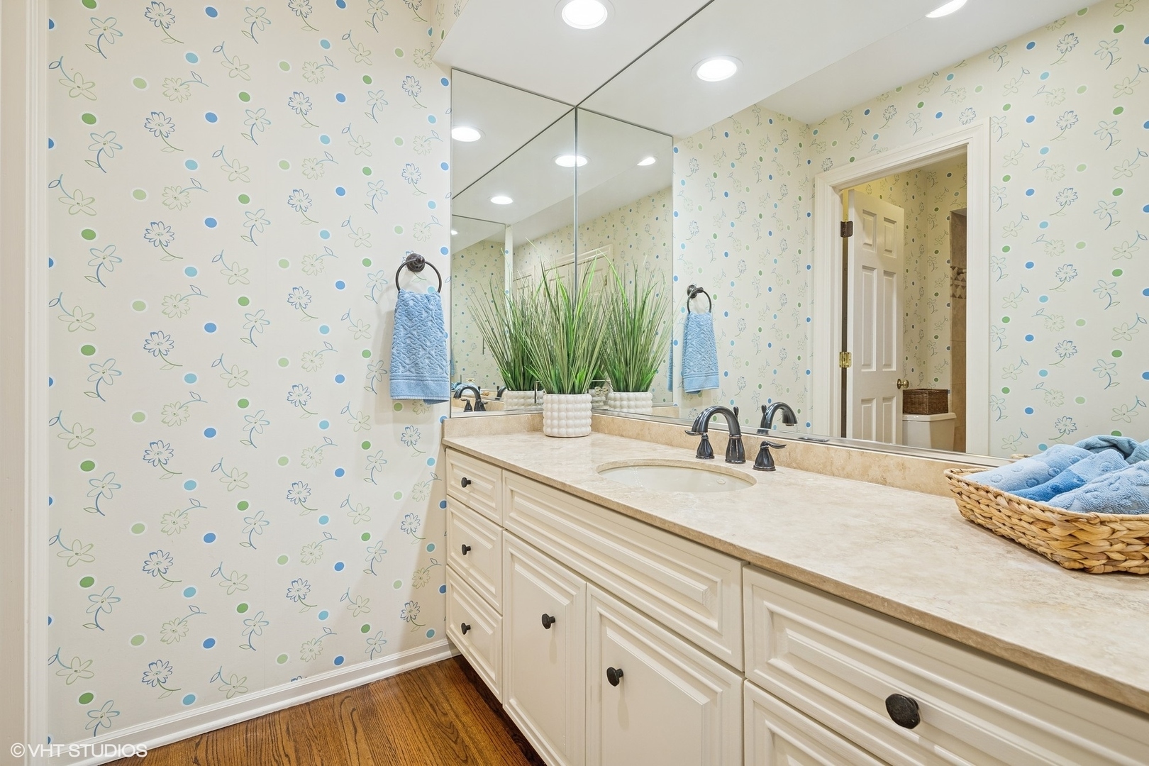 33 Ketterling Court, North Barrington, IL 60010