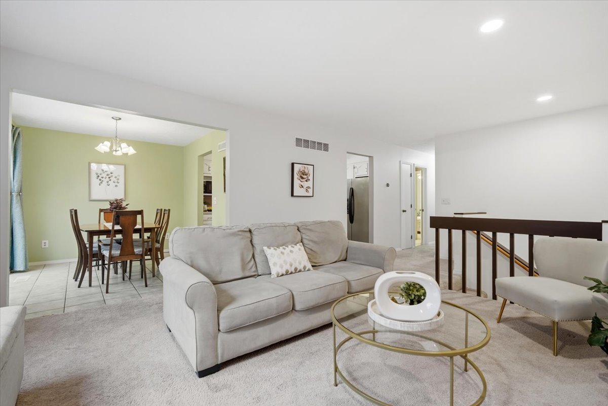 102 Nottingham Chase, Normal, IL 61761