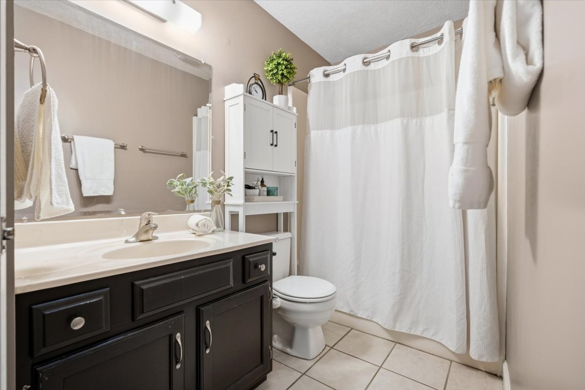 102 Nottingham Chase, Normal, IL 61761