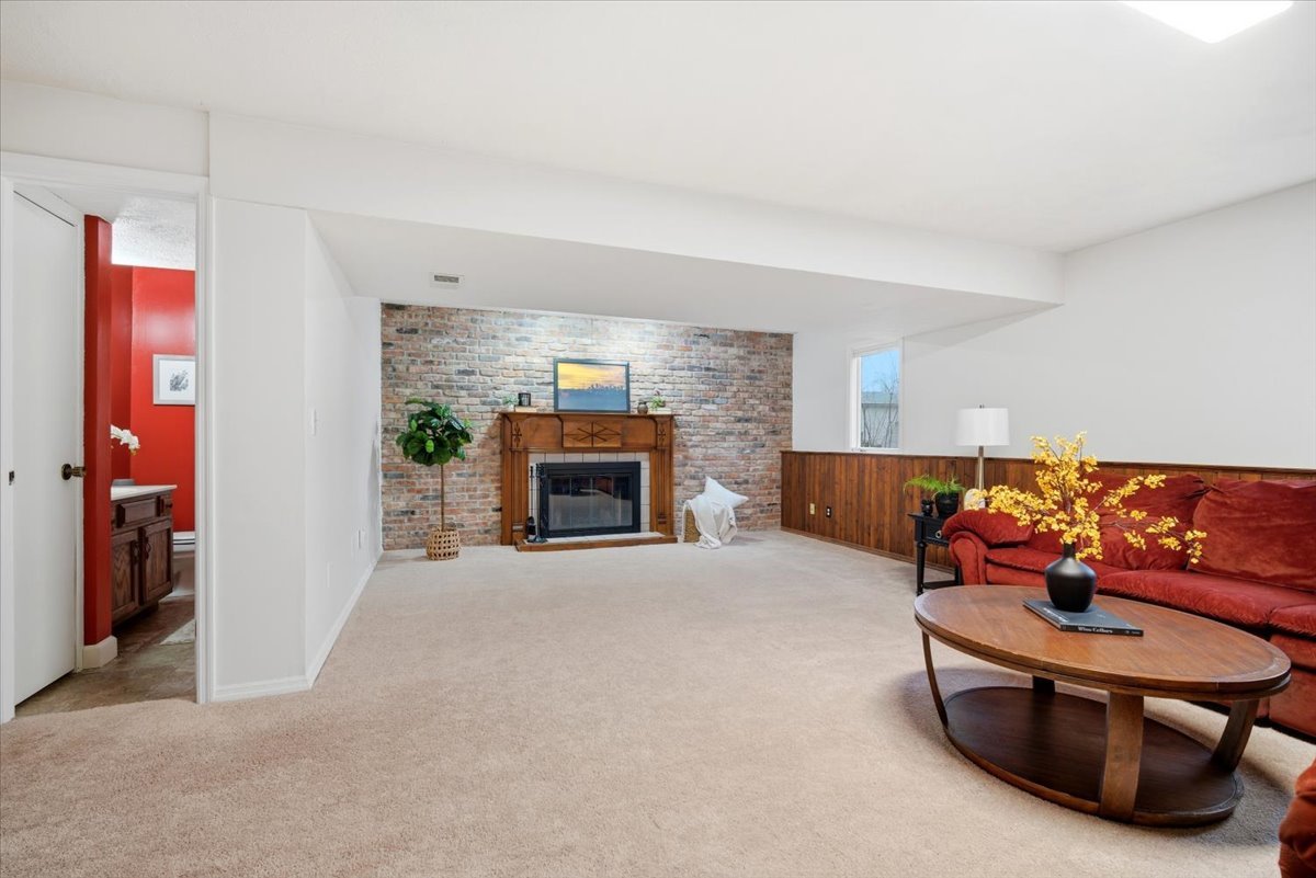 102 Nottingham Chase, Normal, IL 61761