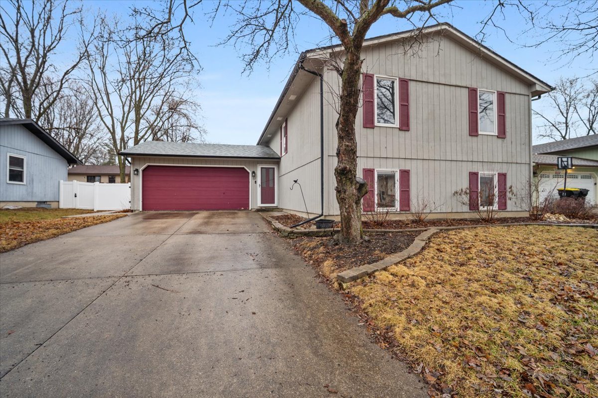 102 Nottingham Chase, Normal, IL 61761