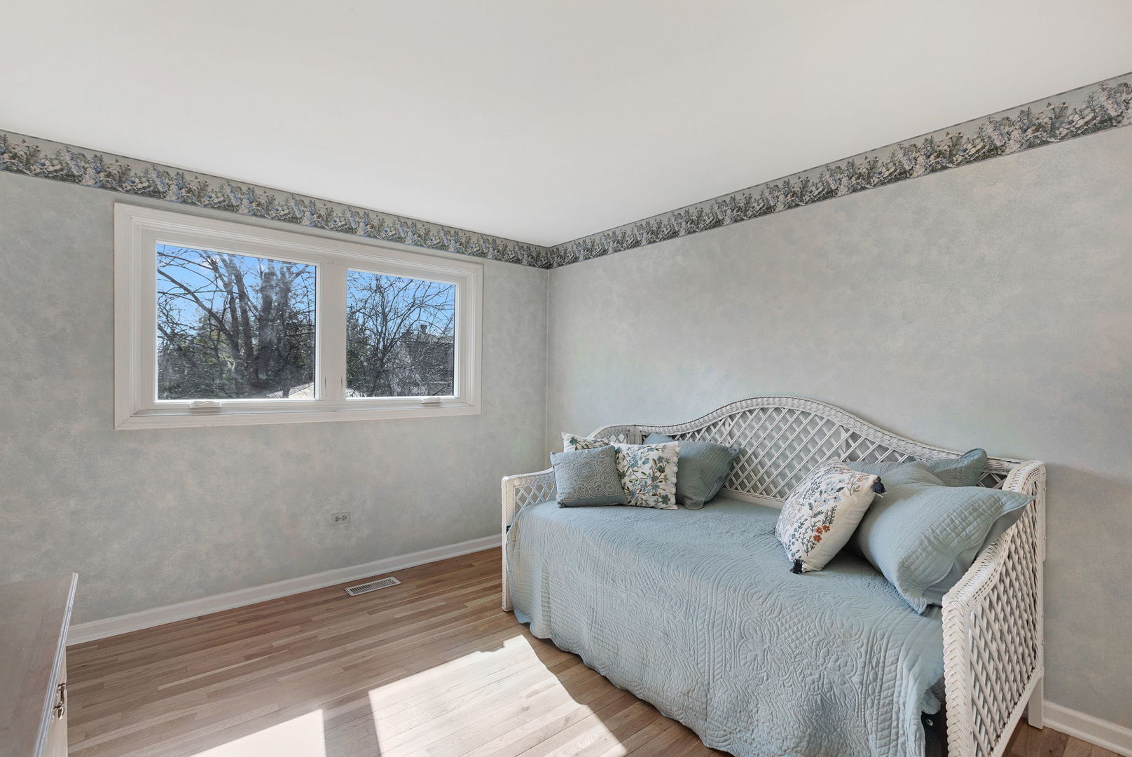 911 E Burr Oak Drive, Arlington Heights, IL 60004