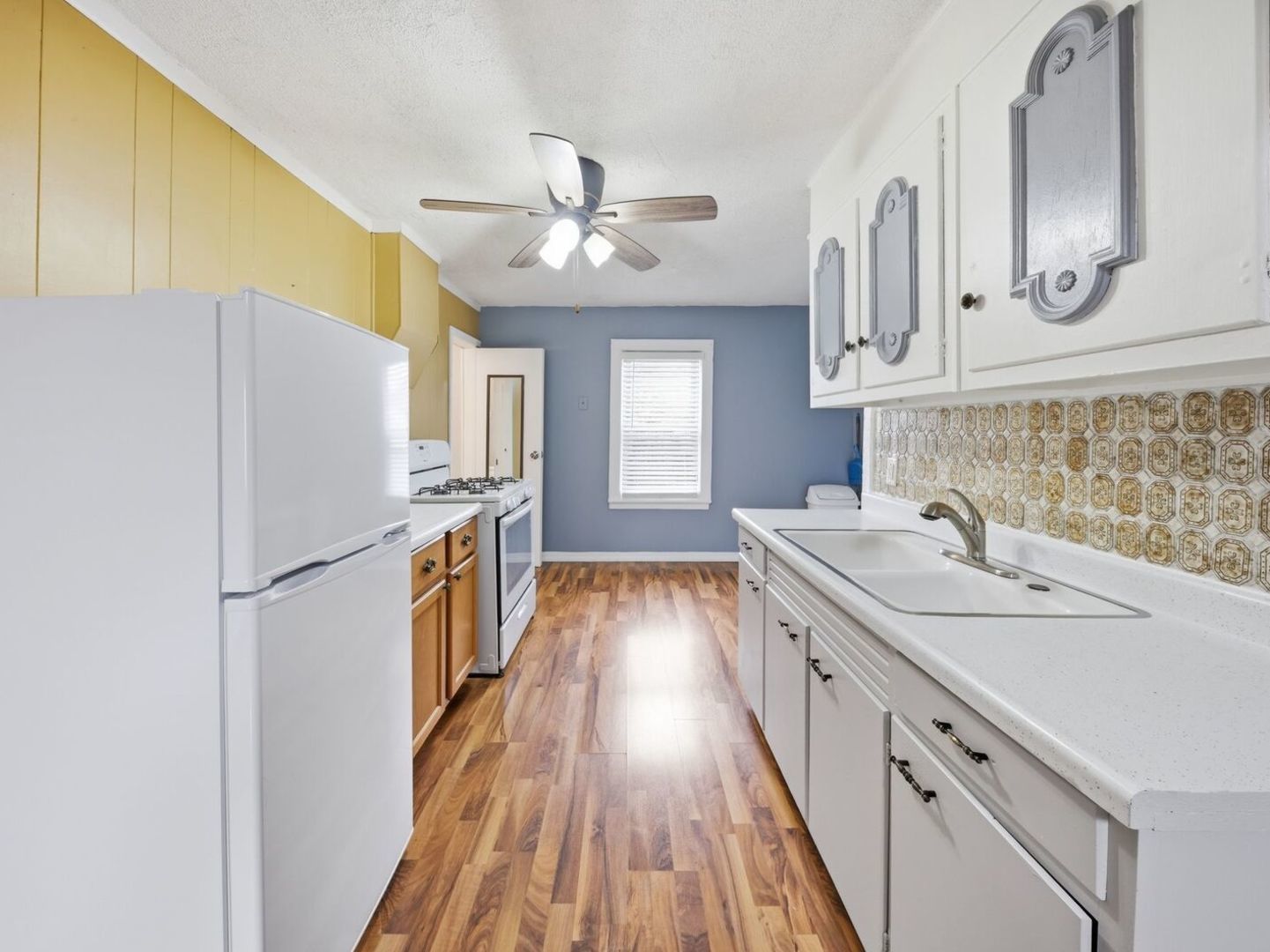 606 N 8th Avenue, Maywood, IL 60153