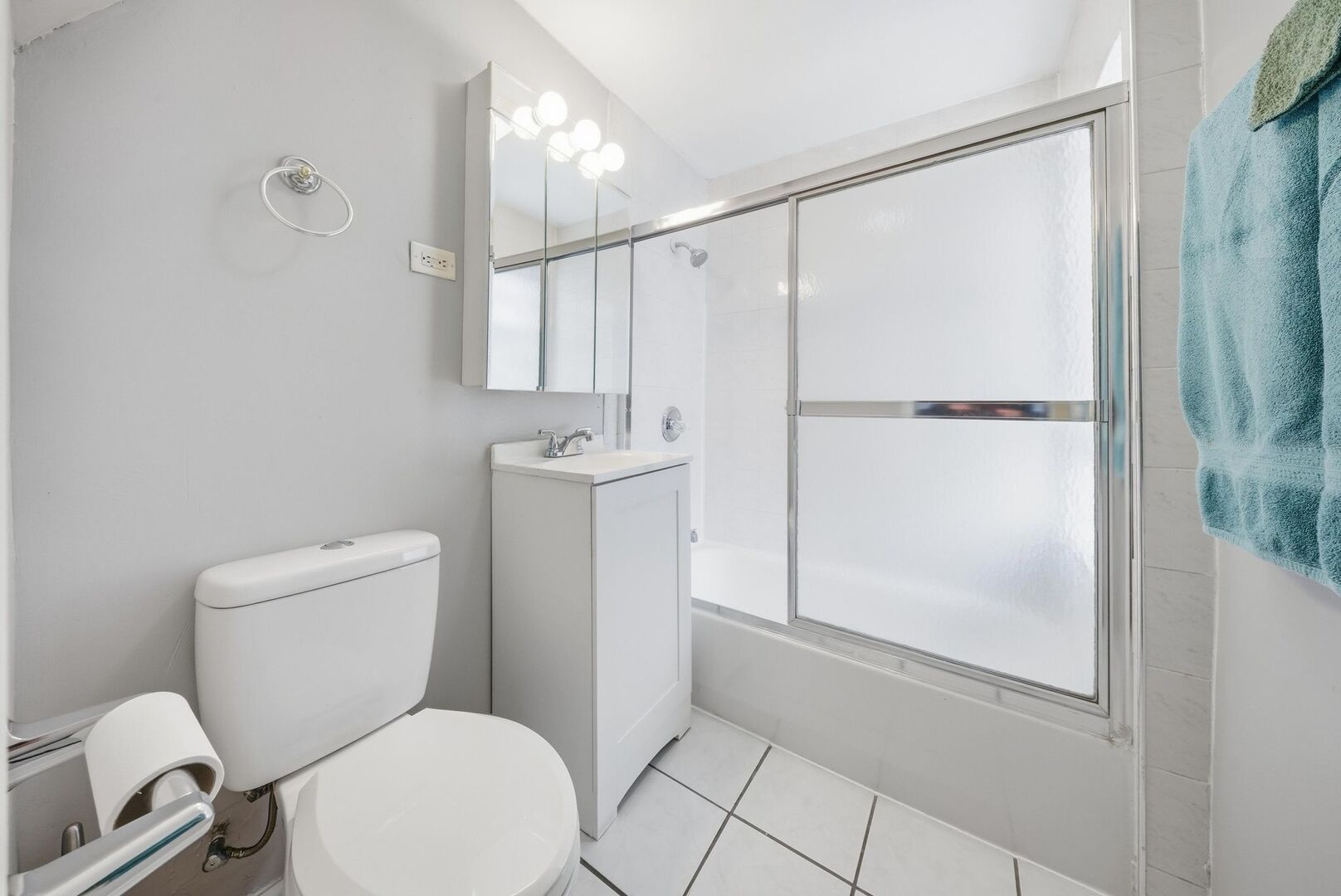 606 N 8th Avenue, Maywood, IL 60153