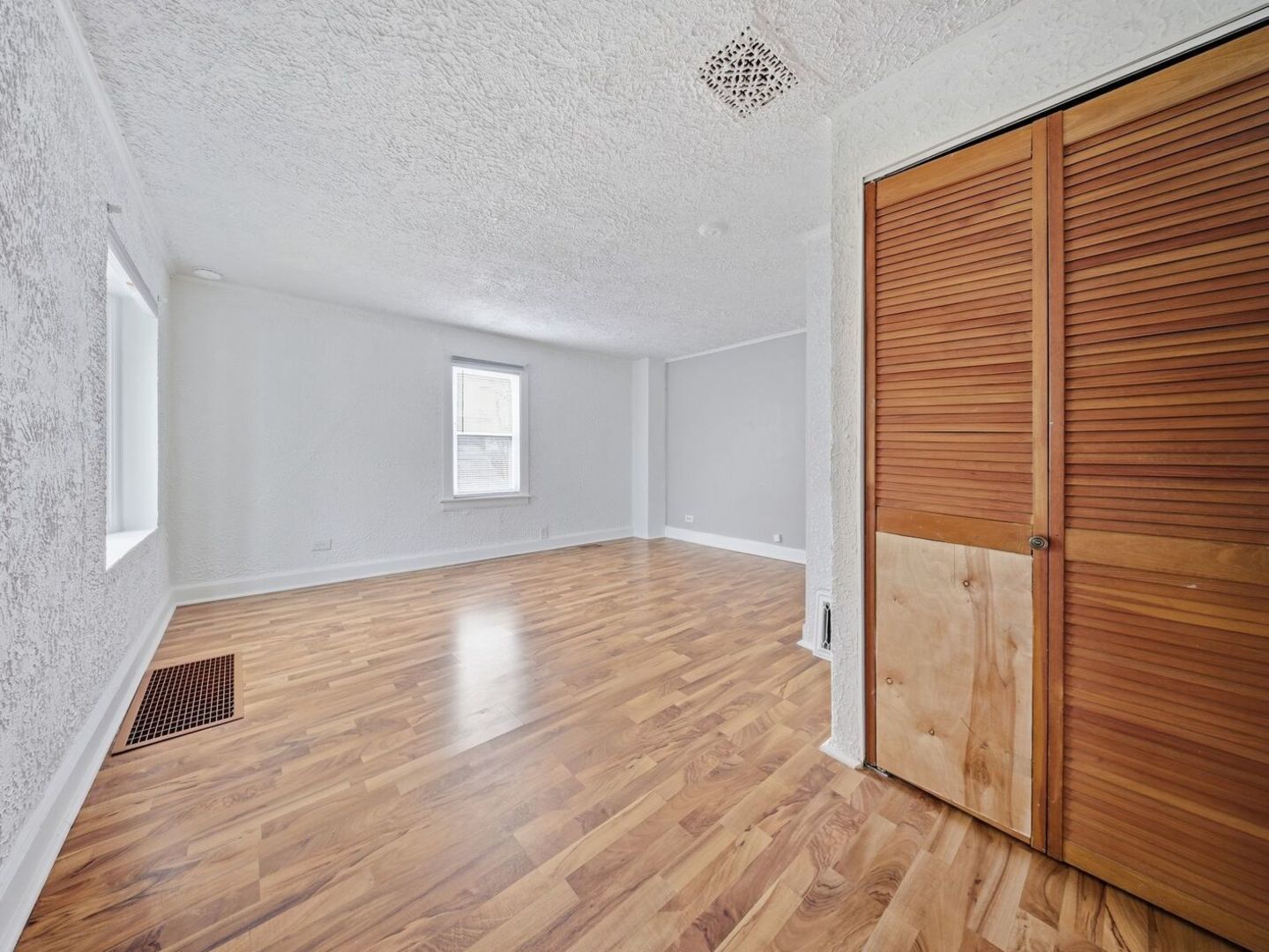 606 N 8th Avenue, Maywood, IL 60153