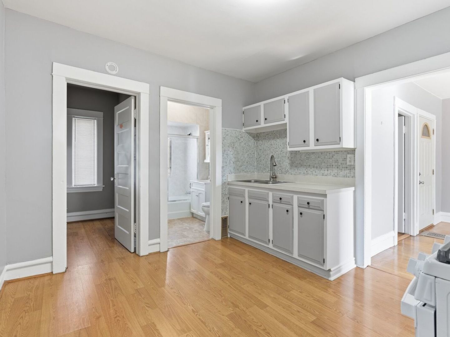 606 N 8th Avenue, Maywood, IL 60153