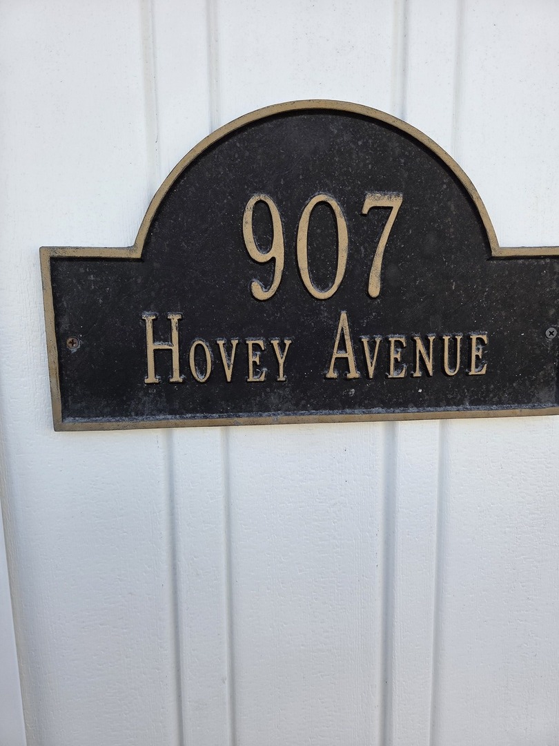 907 W Hovey Avenue, Normal, IL 61761